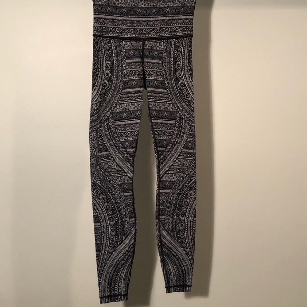 lululemon athletica Black & White Geometric Patterned Leggings